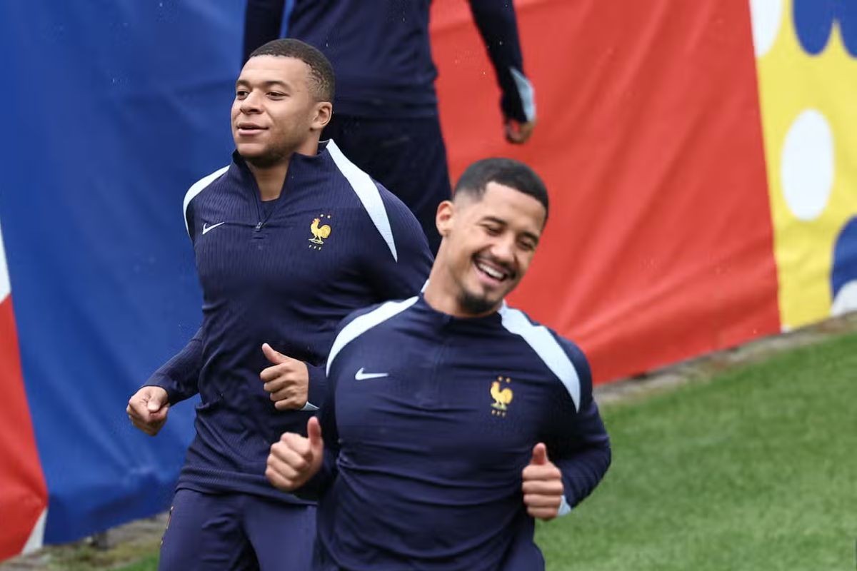 Ngoài Mbappe, Saliba đang là mối lo tiếp theo của Pháp